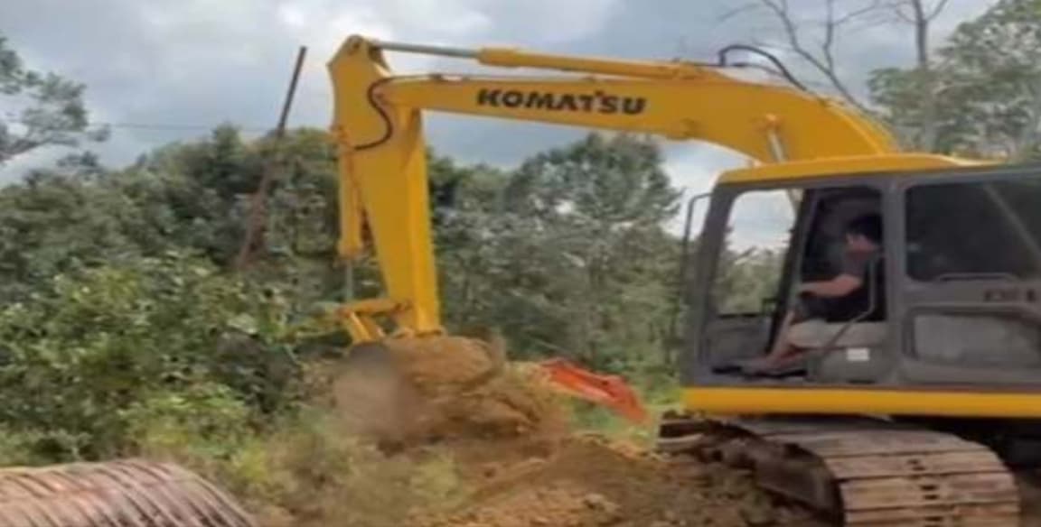 Excavator PC-100 Komatsu