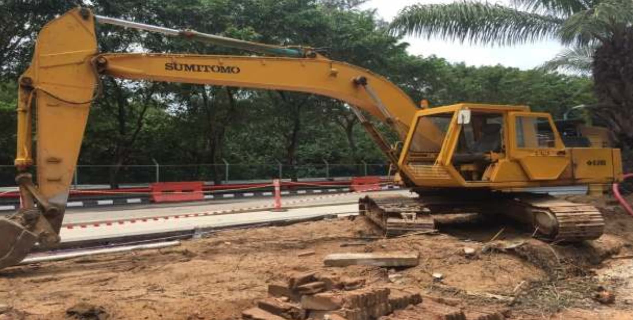 Excavator S-280 Sumitomo